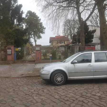 Und Dachgeschosswohnung Im Haus Am Von Berlin